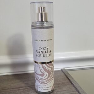 NWT Bath & Body Works Cozy Vanilla Bourbon Fragrance Mist